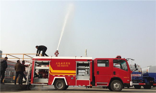 五十鈴3噸消防車 五十鈴3噸消防車