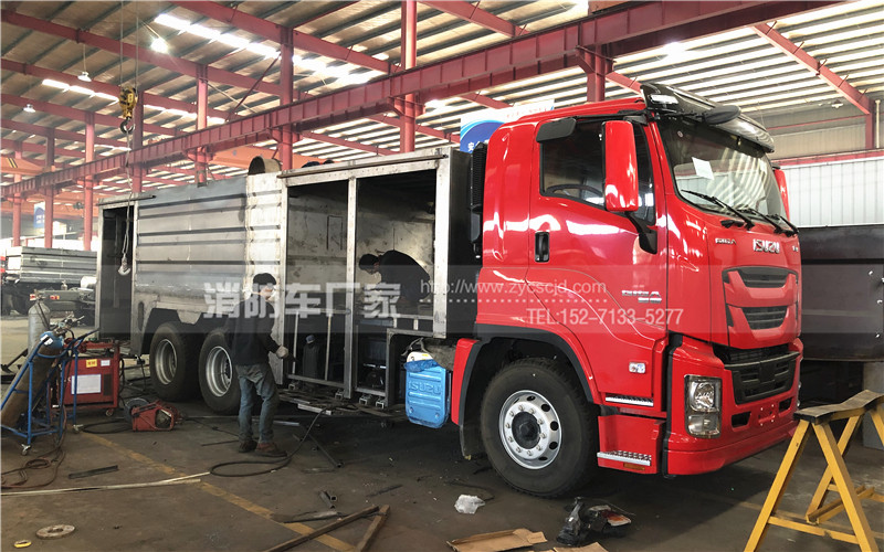 五十鈴泡沫干粉聯(lián)用消防車生產現(xiàn)場 五十鈴泡沫干粉聯(lián)用消防車生產現(xiàn)場