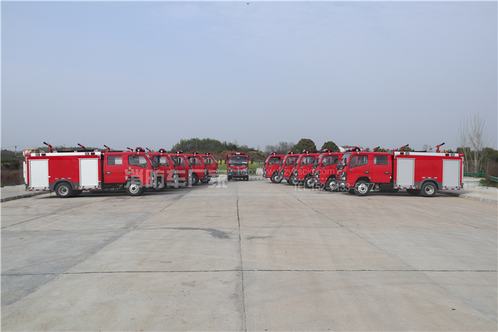 東風(fēng)2.5噸水罐消防車(chē) 東風(fēng)2.5噸水罐消防車(chē)