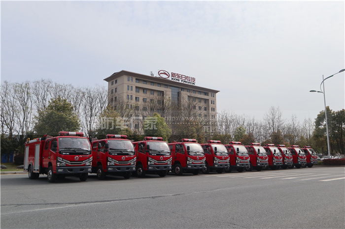 東風(fēng)2.5噸水罐消防車(chē) 東風(fēng)2.5噸水罐消防車(chē)