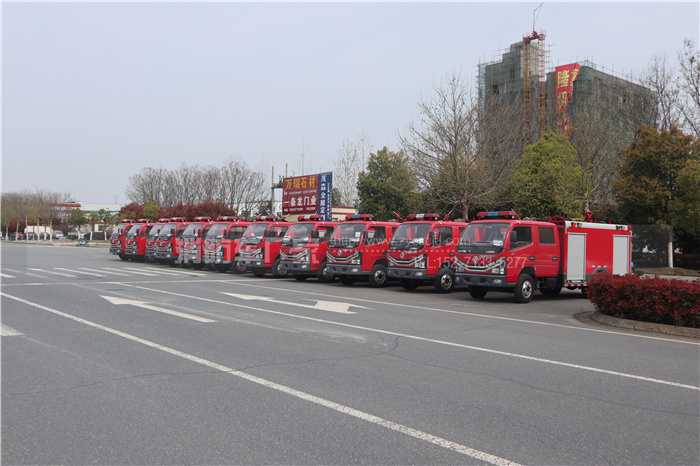 東風(fēng)2.5噸水罐消防車(chē) 東風(fēng)2.5噸水罐消防車(chē)