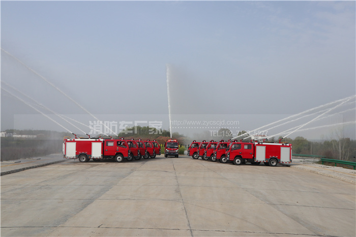 東風(fēng)2.5噸水罐消防車(chē) 東風(fēng)2.5噸水罐消防車(chē)